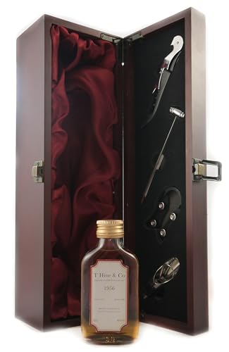 T Hine & Co Grande Champagne Cognac 1956 (10cls) (Decanted Selection) in einer mit Seide ausgestatetten Geschenkbox, da zu 4 Weinaccessoires, 1 x 100ml von T Hine &