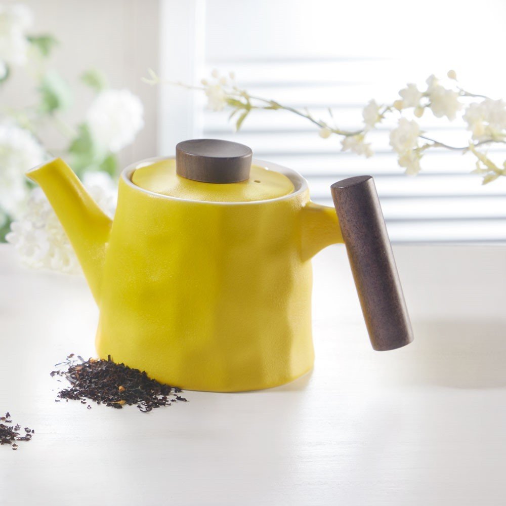Teekanne Frühling mit Holzgriff von TeaLogic