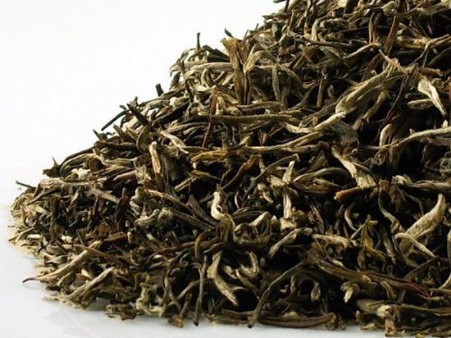 China White Tea Pine Needles 100g im Aromaschutz-Pack von TeeFARBEN