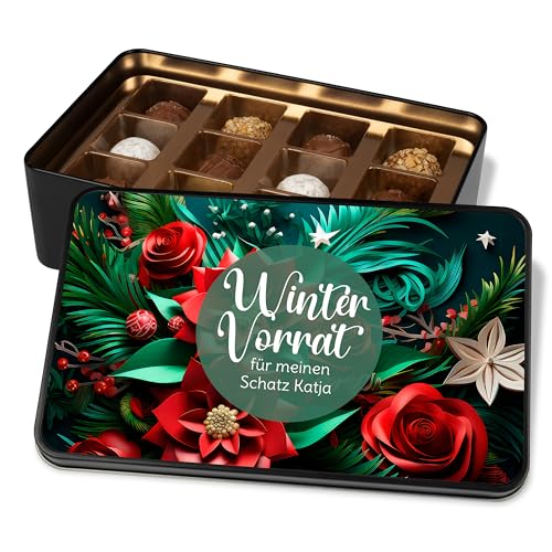 Pralinendose personalisiert „Wintervorrat“ – mit 3D Blumen-Motiv - 12 Confiserie-Pralinen in Metalldose – Schokolade Geschenk zu Weihnachten (Rot-Grün) von True Statements