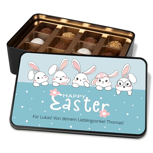 Schoko Ostergeschenk: Pralinendose personalisiert „Happy Easter“ – 5 Osterhasen – Ostergrüße Geschenk zu Ostern – Metalldose mit 12 Confiserie-Pralinen von True Statements