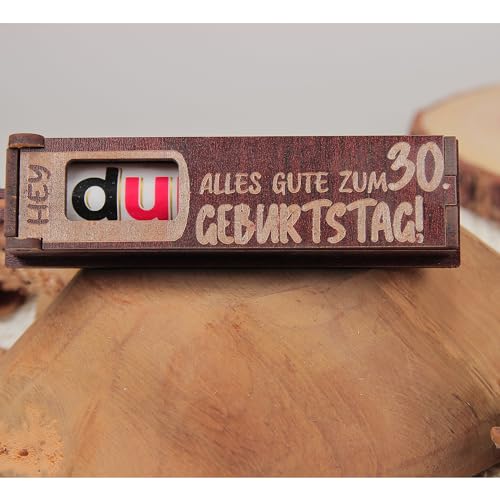 Urhome Geschenkbox Alles Gute zum 30. Geburtstag mit Duplo Schokoriegel - Überraschung Holzbox mit Spruch Gravur inkl. Schokolade Geschenk Riegel - Geburtstagsgeschenk Dunkel Braun von Urhome