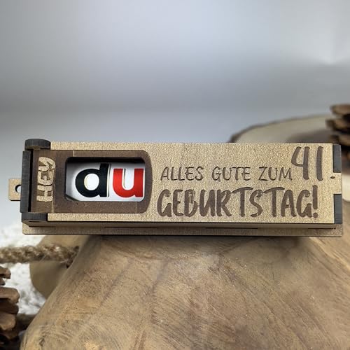 Urhome Geschenkbox Alles Gute zum 41. Geburtstag mit Duplo Schokoriegel - Überraschung Holzbox mit Spruch Gravur inkl. Schokolade Geschenk Riegel - Geburtstagsgeschenk für Erwachsene Mann Frau von Urhome