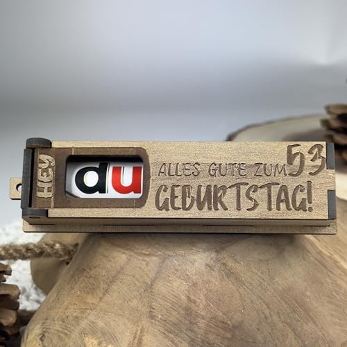 Urhome Geschenkbox Alles Gute zum 53. Geburtstag mit Duplo Schokoriegel - Überraschung Holzbox mit Spruch Gravur inkl. Schokolade Geschenk Riegel - Geburtstagsgeschenk für Erwachsene Mann Frau Urhome Geschenkbox Alles Gute zum 53. Geburtstag mit Duplo Schokoriegel - Überraschung Holzbox mit Spruch Gravur inkl. Schokolade Geschenk Riegel - Geburtstagsgeschenk für Erwachsene Mann Frau von Urhome