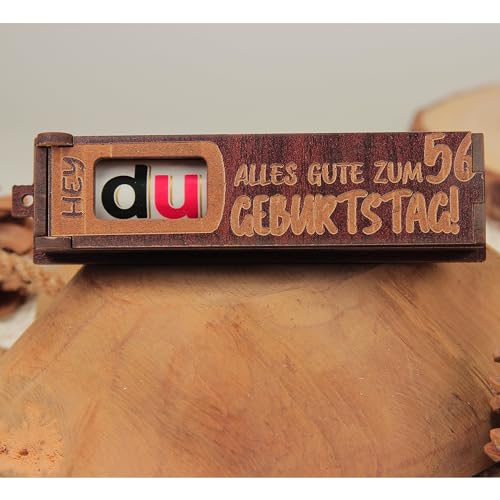 Urhome Geschenkbox Alles Gute zum 56. Geburtstag mit Duplo Schokoriegel - Überraschung Holzbox mit Spruch Gravur inkl. Schokolade Geschenk Riegel - Geburtstagsgeschenk Dunkel Braun von Urhome