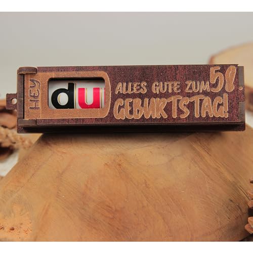 Urhome Geschenkbox Alles Gute zum 58. Geburtstag mit Duplo Schokoriegel - Überraschung Holzbox mit Spruch Gravur inkl. Schokolade Geschenk Riegel - Geburtstagsgeschenk Dunkel Braun von Urhome