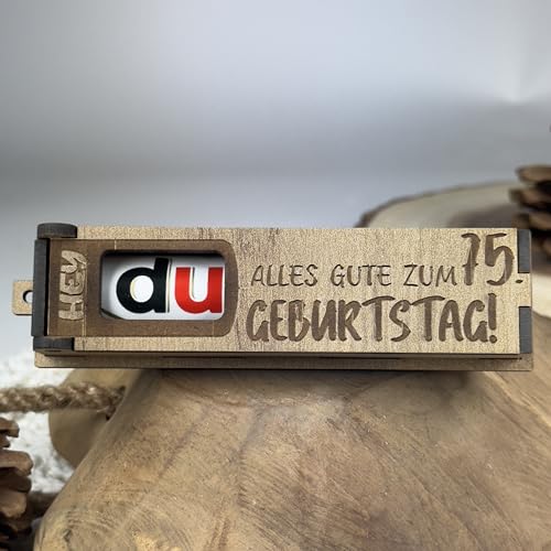 Urhome Geschenkbox Alles Gute zum 75. Geburtstag mit Duplo Schokoriegel - Überraschung Holzbox mit Spruch Gravur inkl. Schokolade Geschenk Riegel - Geburtstagsgeschenk für Erwachsene Mann Frau von Urhome