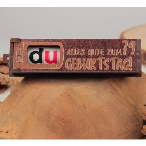 Urhome Geschenkbox Alles Gute zum 79. Geburtstag mit Duplo Schokoriegel - Überraschung Holzbox mit Spruch Gravur inkl. Schokolade Geschenk Riegel - Geburtstagsgeschenk Dunkel Braun von Urhome