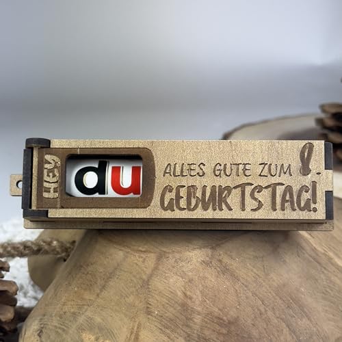 Urhome Geschenkbox Alles Gute zum 8. Geburtstag mit Duplo Schokoriegel - Überraschung Holzbox mit Spruch Gravur inkl. Schokolade Geschenk Riegel - Geburtstagsgeschenk für Kind Junge Mädchen Urhome Geschenkbox Alles Gute zum 8. Geburtstag mit Duplo Schokoriegel - Überraschung Holzbox mit Spruch Gravur inkl. Schokolade Geschenk Riegel - Geburtstagsgeschenk für Kind Junge Mädchen von Urhome