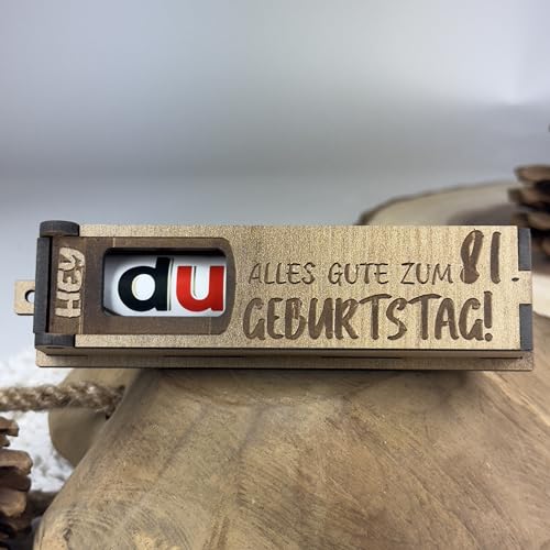 Urhome Geschenkbox Alles Gute zum 81. Geburtstag mit Duplo Schokoriegel - Überraschung Holzbox mit Spruch Gravur inkl. Schokolade Geschenk Riegel - Geburtstagsgeschenk für Erwachsene Mann Frau Urhome Geschenkbox Alles Gute zum 81. Geburtstag mit Duplo Schokoriegel - Überraschung Holzbox mit Spruch Gravur inkl. Schokolade Geschenk Riegel - Geburtstagsgeschenk für Erwachsene Mann Frau von Urhome