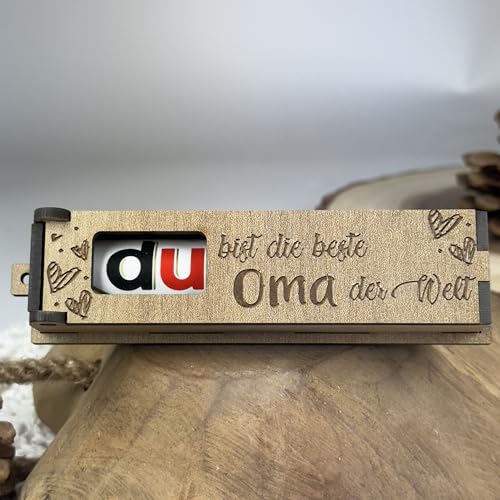 Urhome Geschenkbox Du bist die beste Oma Gravur mit Duplo Schokoriegel - Herzen Holz Box mit Spruch inkl. Schokolade Riegel - Danke Oma Geschenk graviert Urhome Geschenkbox Du bist die beste Oma Gravur mit Duplo Schokoriegel - Herzen Holz Box mit Spruch inkl. Schokolade Riegel - Danke Oma Geschenk graviert von Urhome