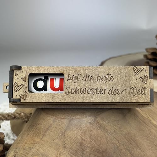 Urhome Geschenkbox Du bist die beste Schwester Gravur mit Duplo Schokoriegel - Herzen Holz Box mit Spruch inkl. Schokolade Riegel - Danke Schwester Geschenk graviert von Urhome