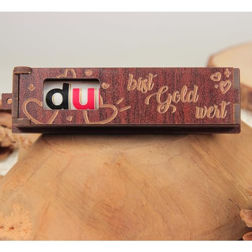 Urhome Holzbox Du bist Gold Wert Gravur mit Duplo Schokoriegel - Herzen Geschenkbox mit Spruch inkl. Schokolade Riegel - Danke Geschenk Holz Box graviert für Freund Männer Partner Dunkel Braun von Urhome