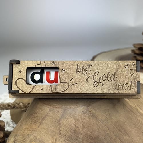 Urhome Holzbox Du bist Gold Wert Gravur mit Duplo Schokoriegel - Herzen Geschenkbox mit Spruch inkl. Schokolade Riegel - Danke Geschenk Holz Box graviert für Freund Männer Partner Urhome Holzbox Du bist Gold Wert Gravur mit Duplo Schokoriegel - Herzen Geschenkbox mit Spruch inkl. Schokolade Riegel - Danke Geschenk Holz Box graviert für Freund Männer Partner von Urhome