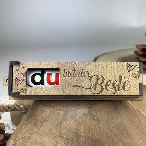 Urhome Holzbox Du bist der Beste Gravur mit Duplo Schokoriegel - Herzen Geschenkbox mit Spruch inkl. Schokolade Riegel - Danke Geschenk Holz Box graviert für Freund Männer Partner Urhome Holzbox Du bist der Beste Gravur mit Duplo Schokoriegel - Herzen Geschenkbox mit Spruch inkl. Schokolade Riegel - Danke Geschenk Holz Box graviert für Freund Männer Partner von Urhome