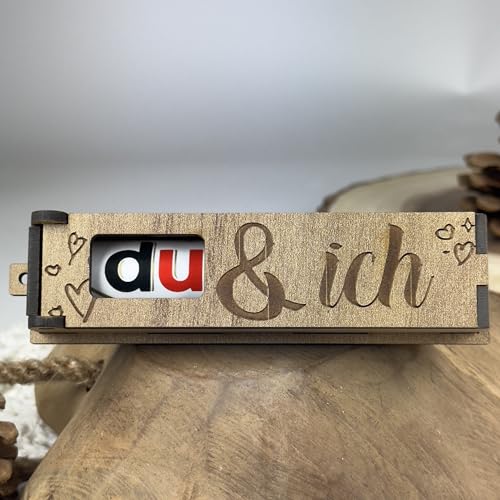 Urhome Holzbox Du und ich Gravur mit Duplo Schokoriegel - Herzen Geschenkbox mit Spruch inkl. Schokolade Riegel - Danke Geschenk Holz Box graviert für Freund Partner Freundin Partnerin Urhome Holzbox Du und ich Gravur mit Duplo Schokoriegel - Herzen Geschenkbox mit Spruch inkl. Schokolade Riegel - Danke Geschenk Holz Box graviert für Freund Partner Freundin Partnerin von Urhome