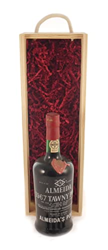 Almeida Tawny Port 1967 in einer Geschenkbox, da zu 3 Weinaccessoires, 1 x 700ml von Vintagewinegifts