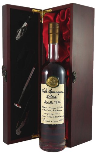 Delord Freres Armagnac 1979 (50cl) in einer mit Seide ausgestatetten Geschenkbox, da zu 4 Weinaccessoires, 1 x 500ml von Vintagewinegifts