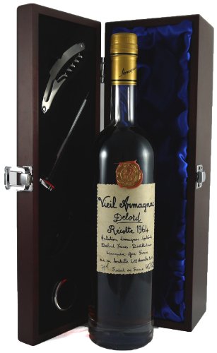 Delord Freres Bas Vintage Armagnac 1964 (70cl) in einer mit Seide ausgestatetten Geschenkbox, da zu 4 Weinaccessoires, 1 x 700ml von Vintagewinegifts