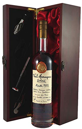 Delord Freres Bas Vintage Armagnac 1975 (50cl) in einer mit Seide ausgestatetten Geschenkbox, da zu 4 Weinaccessoires, 1 x 500ml von Vintagewinegifts