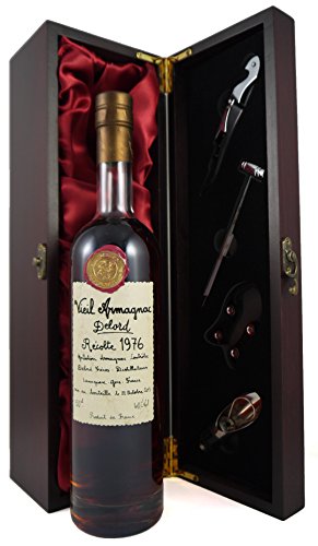 Delord Freres Bas Vintage Armagnac 1976 (50cl) in einer mit Seide ausgestatetten Geschenkbox, da zu 4 Weinaccessoires, 1 x 500ml von Vintagewinegifts