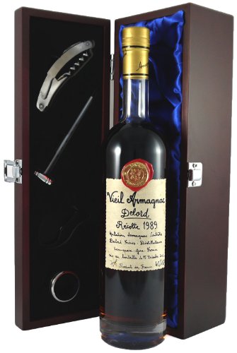 Delord Freres Bas Vintage Armagnac 1989 (70cl) in einer mit Seide ausgestatetten Geschenkbox, da zu 4 Weinaccessoires, 1 x 700ml von Vintagewinegifts