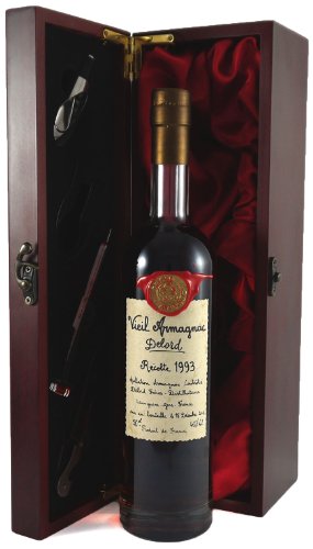 Delord Freres Bas Vintage Armagnac 1993 (50cl) in einer mit Seide ausgestatetten Geschenkbox, da zu 4 Weinaccessoires, 1 x 500ml von Vintagewinegifts