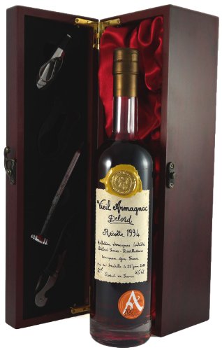 Delord Freres Bas Vintage Armagnac 1994 (50cl) in einer mit Seide ausgestatetten Geschenkbox, da zu 4 Weinaccessoires, 1 x 500ml von Vintagewinegifts