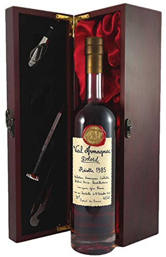 Delord Freres Vintage Armagnac 1985 (50cl) in einer mit Seide ausgestatetten Geschenkbox, da zu 4 Weinaccessoires, 1 x 500ml von Vintagewinegifts