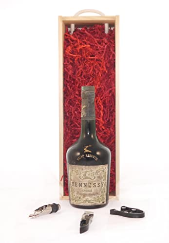 Hennessy VSOP Reserve Grand Fine Champagne Cognac 1960's in einer Geschenkbox, da zu 3 Weinaccessoires, 1 x 750ml von Vintagewinegifts