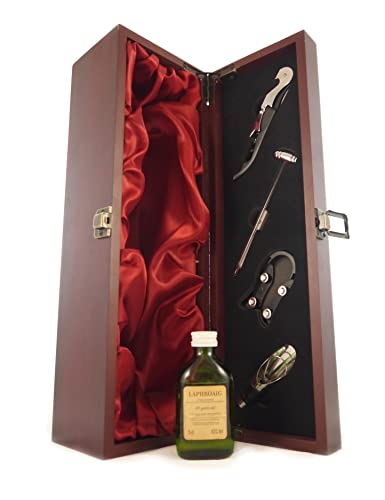 Laphroaig 10 Year Old Single Malt Whisky 1970's Miniature (5cl) in einer mit Seide ausgestatetten Geschenkbox, da zu 4 Weinaccessoires, 1 x 50ml von Vintagewinegifts