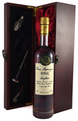 Napoleon Delord Freres Bas Armagnac Napoleon (50cl) in einer mit Seide ausgestatetten Geschenkbox, da zu 4 Weinaccessoires, 1 x 500ml von Vintagewinegifts