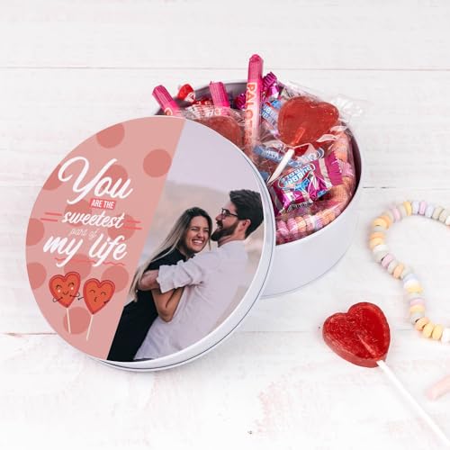 Wanapix | Blechdose mit Süßigkeiten | Personalisierte mit Foto und Text | Mit 32 Süßigkeiten | Originelles Geschenk zum Valentinstag | 5x12 cm (850 ml) - Bild von Wanapix
