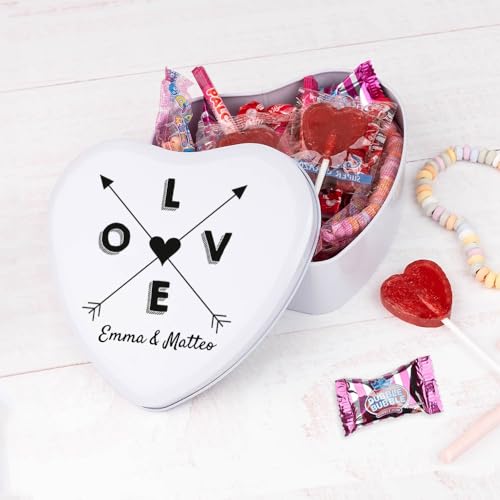 Wanapix | Herzf Blechdose mit Süßigkeiten | Personalisierte Mit Namen | Mit 32 Süßigkeiten | Originelles Geschenk zum Valentinstag | 16x15x5 cm (800 ml) - Pfeile von Wanapix