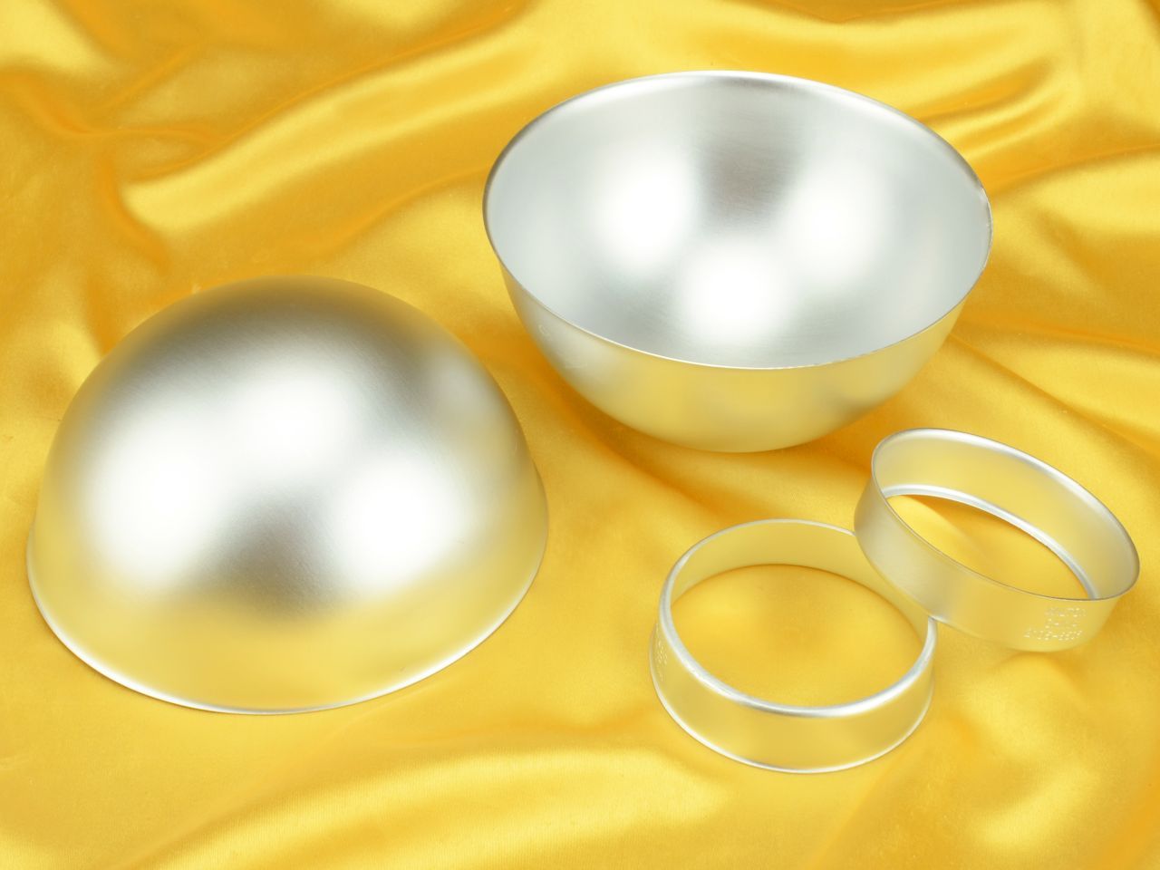 Wilton Sports Ball Pan Set Wilton Sports Ball Pan Set von Wilton