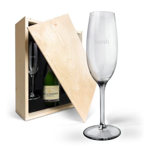 Moët Champagner Geschenk - Moët & Chandon Brut Champagner Geschenk mit edler Holzkiste, Flasche Moët & Chandon 750 ml & 2 personalisierten Sektgläsern. von Yoursurprise