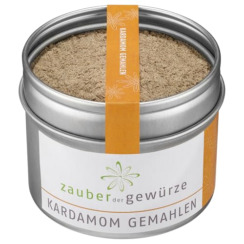 Zauber der Gewürze Kardamom Gemahlen – Kardamompulver zum Verfeinern von Süßspeisen und herzhaften Gerichten – Leicht zitroniges Aroma, 40 g Zauber der Gewürze Kardamom Gemahlen – Kardamompulver zum Verfeinern von Süßspeisen und herzhaften Gerichten – Leicht zitroniges Aroma, 40 g von Zauber der Gewürze