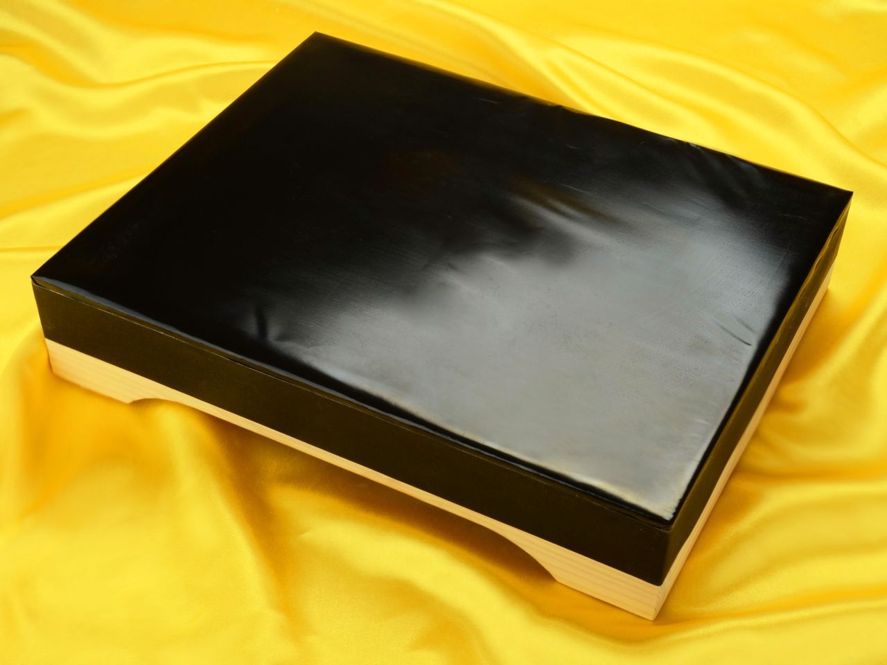 Zuckerartistik Seidenbett Zuckerartistik Seidenbett von Zuckerartistik