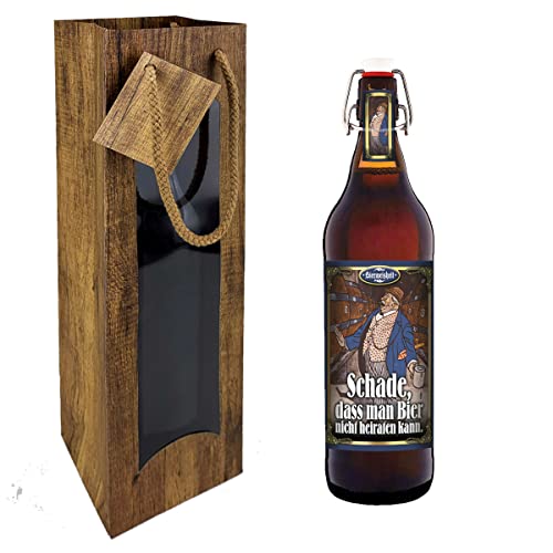 Schade, dass man Bier nicht heiraten kann 1 Liter Bier Fasche Bügelverschluss (mit Tragetasche im Holzdesign) von bierundmehr