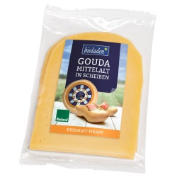 Gouda, mittelalt, geschnitten von bioladen*