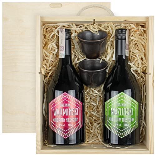 Geschenkset mit 2 Mets und 2 kleinen Keramikbechern in Holzbox | Warmiński Dwójniak- Halber, Mazurski Trójniak-Drittel| Honigwein 1400ml | 13-16% Alkohol Metwein | Polnische Produktion Geschenkset mit 2 Mets und 2 kleinen Keramikbechern in Holzbox | Warmiński Dwójniak- Halber, Mazurski Trójniak-Drittel| Honigwein 1400ml | 13-16% Alkohol Metwein | Polnische Produktion von eHonigwein.de Premium Quality
