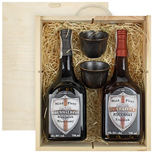 Geschenkset mit 2 Mets und 2 kleinen Keramikbechern in einer Holzbox | Dwójniak- Halber: Grunwaldzki, Trójniak-Drittel: Markowy Rycerski | 1500ml | 13-16% Alkohol Metwein | Polnische Produktion Geschenkset mit 2 Mets und 2 kleinen Keramikbechern in einer Holzbox | Dwójniak- Halber: Grunwaldzki, Trójniak-Drittel: Markowy Rycerski | 1500ml | 13-16% Alkohol Metwein | Polnische Produktion von eHonigwein.de Premium Quality