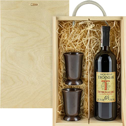 Trybunalski Met Trójniak-Einhalber Geschenkset in einer leichten Holzbox mit Keramikbechern | 750 ml | 13% Alkohol Metwein | Polnische Produktion Trybunalski Met Trójniak-Einhalber Geschenkset in einer leichten Holzbox mit Keramikbechern | 750 ml | 13% Alkohol Metwein | Polnische Produktion von eHonigwein.de Premium Quality