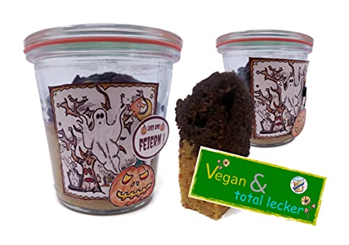 Vegan: Kürbis-Schokoladen-Kuchen mit Deko-Etikett "Lass uns feiern!" zu Halloween von generisch