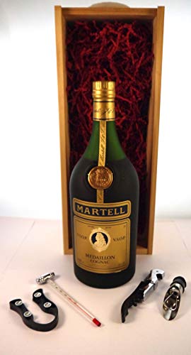 Martell Medaillon VSOP Cognac 1980's (cork stopper) (100cls) in einer Geschenkbox, da zu 4 Weinaccessoires, 1 x 700ml von vintage wine gifts