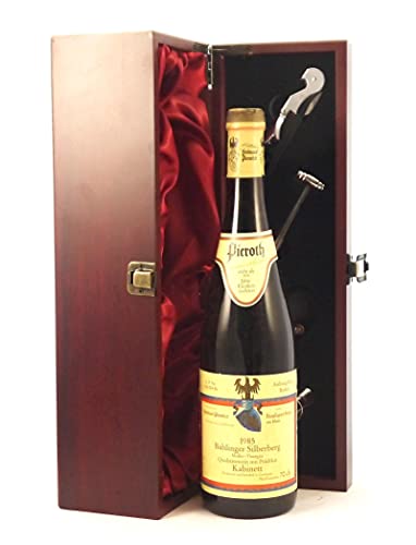 Bahlinger Silberberg 1985 Ferdinand Pieroth in einer mit Seide ausgestatetten Geschenkbox, da zu 4 Weinaccessoires, 1 x 750ml von vintagewinegifts