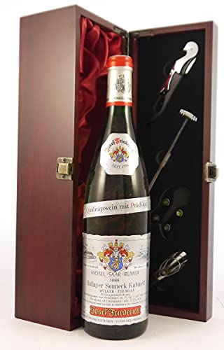 Bullayer Sonneck Kabinett 1988 Joseph Friederich in einer mit Seide ausgestatetten Geschenkbox, da zu 4 Weinaccessoires, 1 x 750ml von vintagewinegifts