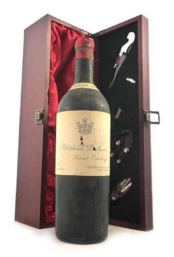Chateau Bellevue 1953 Saint Emilion Grand Cru Classe (Red wine) in einer mit Seide ausgestatetten Geschenkbox, da zu 4 Weinaccessoires, 1 x 750ml von vintagewinegifts