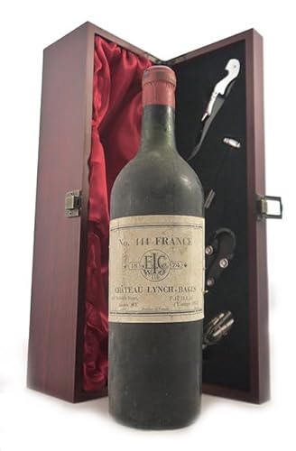 Chateau Lynch Bages 1953 Pauillac Grand Cru Classe (Red wine) in einer mit Seide ausgestatetten Geschenkbox, da zu 4 Weinaccessoires, 1 x 750ml von vintagewinegifts