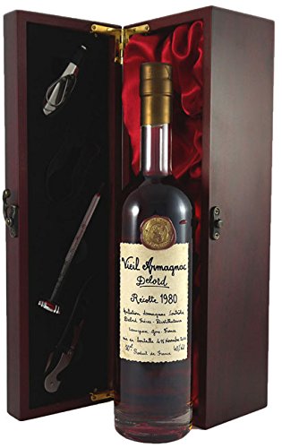 Delord Freres Bas Vintage Armagnac 1980 (50cl) in einer mit Seide ausgestatetten Geschenkbox, da zu 4 Weinaccessoires, 1 x 500ml von vintagewinegifts